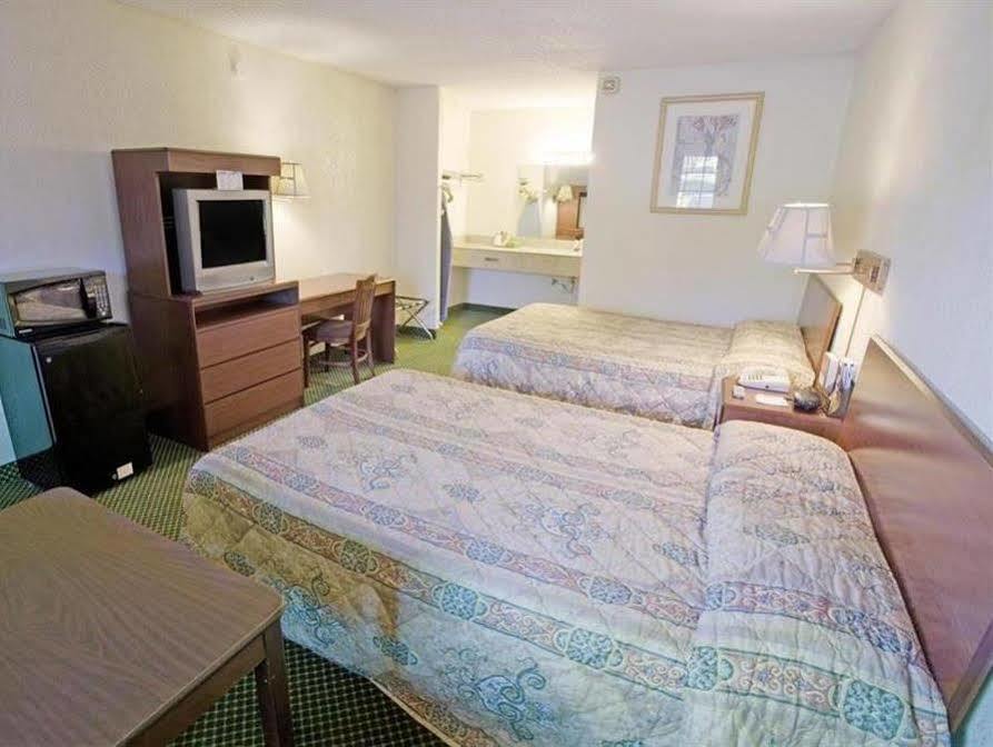 Americas Best Value Inn Richmond South Bellwood Exteriér fotografie